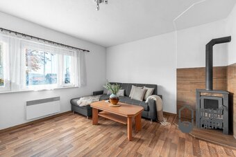 Prodej byty 3+1, garáž, zahrada, 70 m2 - Desná I - 3