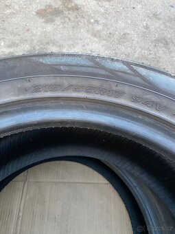 215/55 R17 94V Hankook 2x5,5mm dot0517 Letní - 3