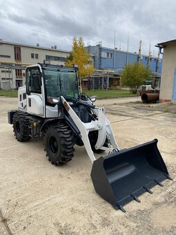 Kolový nakladač TH920 - 3