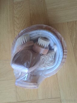 Dřevěná toaletní souprava - 3