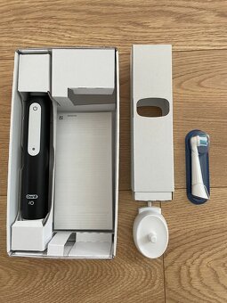 Elektrický kartáček Oral B iO3 - 3