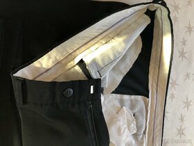 Kalhoty pánské černé pololesk - 3