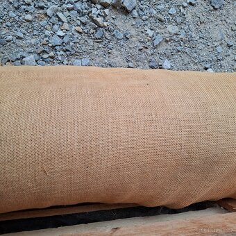 Jutová zahradní tkanina - 3