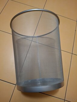 Organizace kancelářských potřeb + kancelářský koš - 3