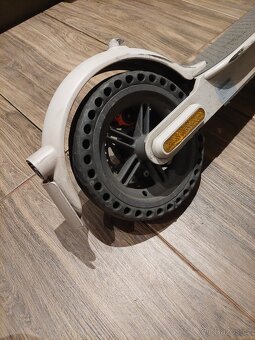 Elektrická koloběžka Mi Electric Scooter - 3