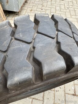 Pneu 28x9-15 IC40 - 3