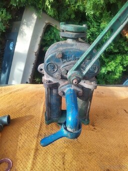 Starožitná pumpa do studny - 3