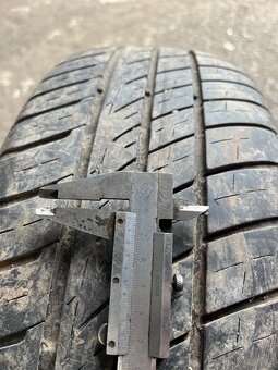 185/60 R15 - 3
