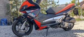 Aprilia SR MAX 300i - 3