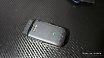 Sony Ericsson Z710i - 3
