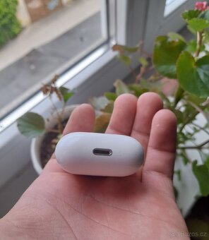 Air pods 1 - 3
