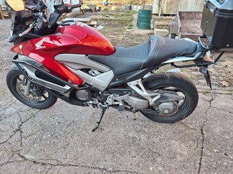 Honda VFR 800 Crossrunner r.v.2011 - 3