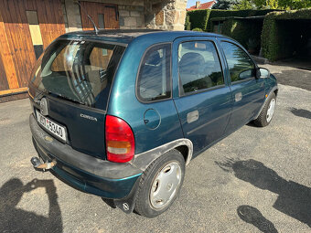 Opel Corsa 1,4i 44kW r.v.1997 najeto 175tis.km - 3