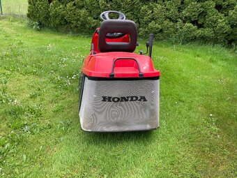 Zahradní traktor Honda 2114 - 3