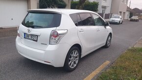 PRODÁM TOYOTA COROLLA VERSO, DIESEL AUTOMAT 1 MAJITEL - 3