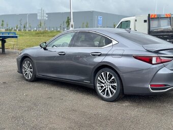 Lexus ES300h - 3