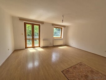 Pronájem bytu 3+KK, 72m2, ul. Věry Junkové, Pardubice - 3
