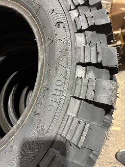Prodám 4x pneu Raptor 235/70r16 - 3