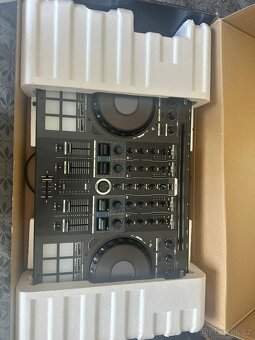 DJ konzole Reloop mixon 8 pro - 3