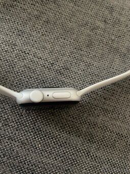 Hodinky Apple Watch Se 40 mm 2 roky staré - 3