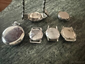 Konvolut starých hodinek . - 3