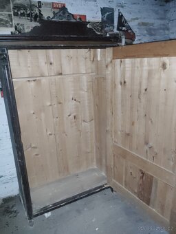 Starožitná skříň - 3