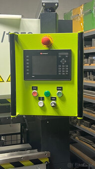 Hydraulický ohraňovací lis HOL 40 / 1250 – IHNEĎ K ODBERU - 3