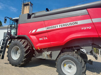 Sklízecí mlátička Massey Ferguson - MF 7370 Beta - 3