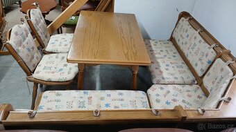 Masivní rohová lavice +2x židle + rozkládací stůl - 3