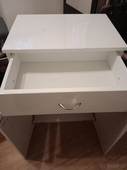 Koupelnová skříňka - 3