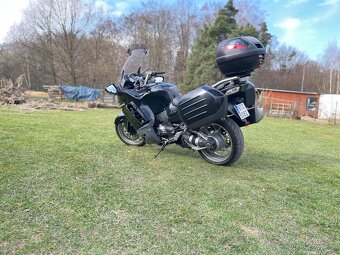 Kawasaki 1400 GTR - 3