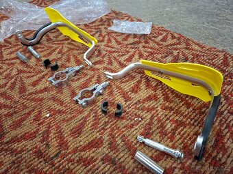 Blastry chrániče rukou - 3