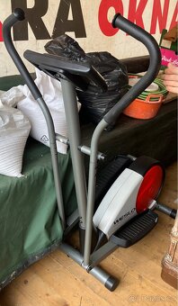 Posilovací stroj Orbitrek - 3