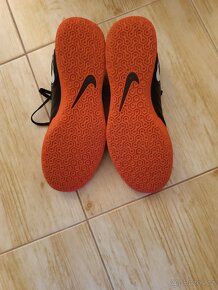 Prodám sálovky Nike Tiempo vel.42 - 3