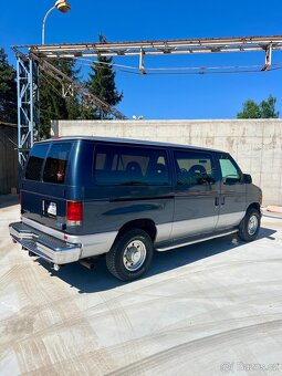 V10, Ford E350, obsah 6,7 litru, 7 místné - 3