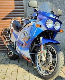 Suzuki GSXR 1100 r.v. 1987 - 3