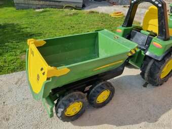 Dětský šlapací traktůrek John Deere - 3