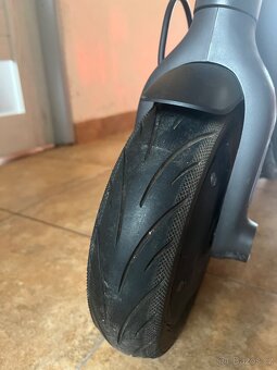 Elektrokoloběžka Ninebot Kickscooter F30E by Segway - 3