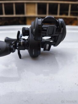 Baitcast multík Abu Garcia REVO 4XL - 3