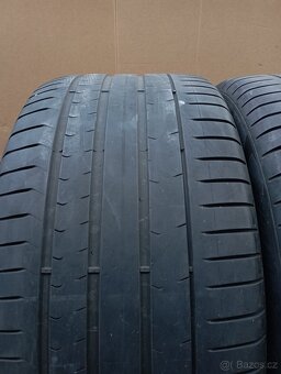 Letní sada pneu 245/40/20 a 275/35/20 runflat - 3