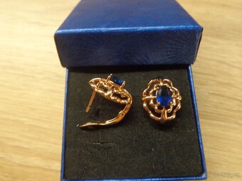 Náušnice s modrým krystalem - 3