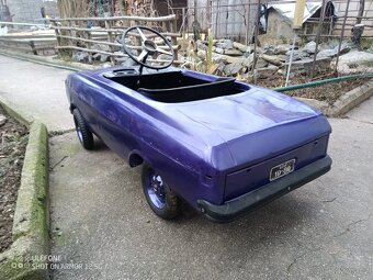 RETRO šlapací autíčko ala Moskvich z dob SSSR - 3