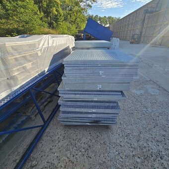 Vyprodej ozinkovane pochozi rosty a schodnice - 3