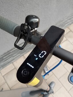 Elektrická koloběžka XIAOMI - 3