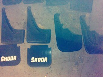 Škoda ,štitky  ,motorky aj , .text - 3