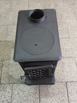 Litinová kamna Jotul F 602 N černý lak - 3