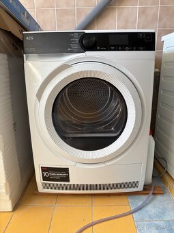 Sušička prádla AEG 7000 SensiDry TR7392C - 3