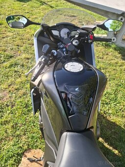 Honda VFR 1200 F - 3