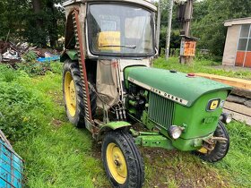 Traktor John Deere - 3