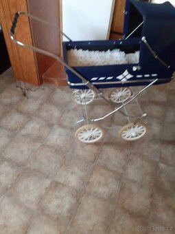 Retro kočárek pro panenky - 3